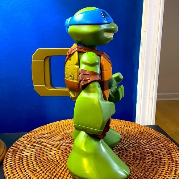2014 Viacom International, Inc. Playmates Talking Teenage Mutant Ninja Turtle - Picture 4 of 5